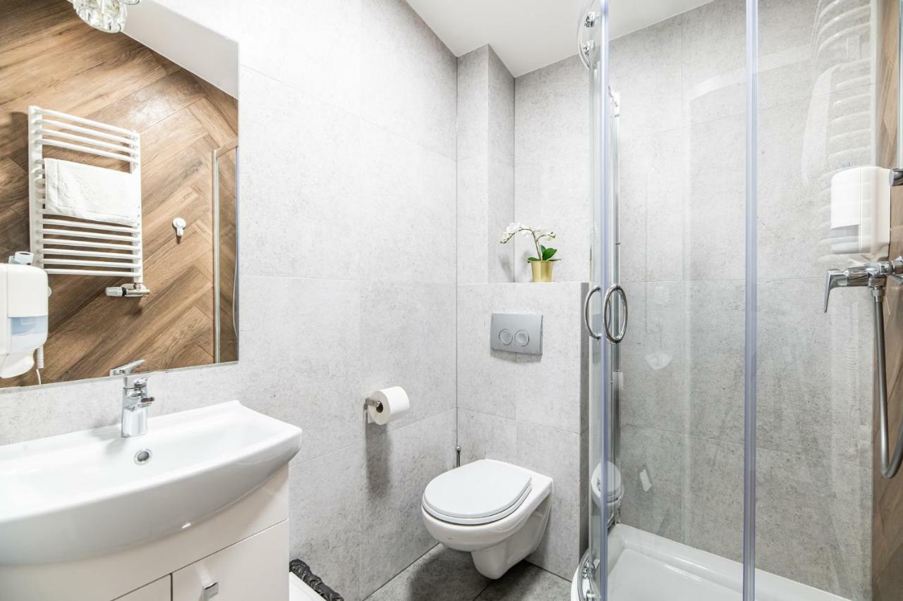 Lubomirskiego 23 Residence - Great Location, 10 Min To Main Square By Foot, Right Next To Main Rail And Bus Station Cracovie Extérieur photo